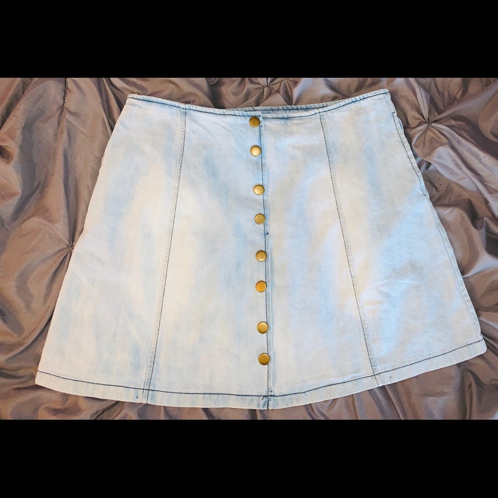 JEAN BUTTON SKIRT WITH SIDE POCKETS ** LARGE**
